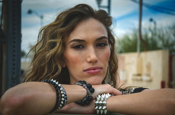 Le kimono satin femme noir : allie élégance et confort